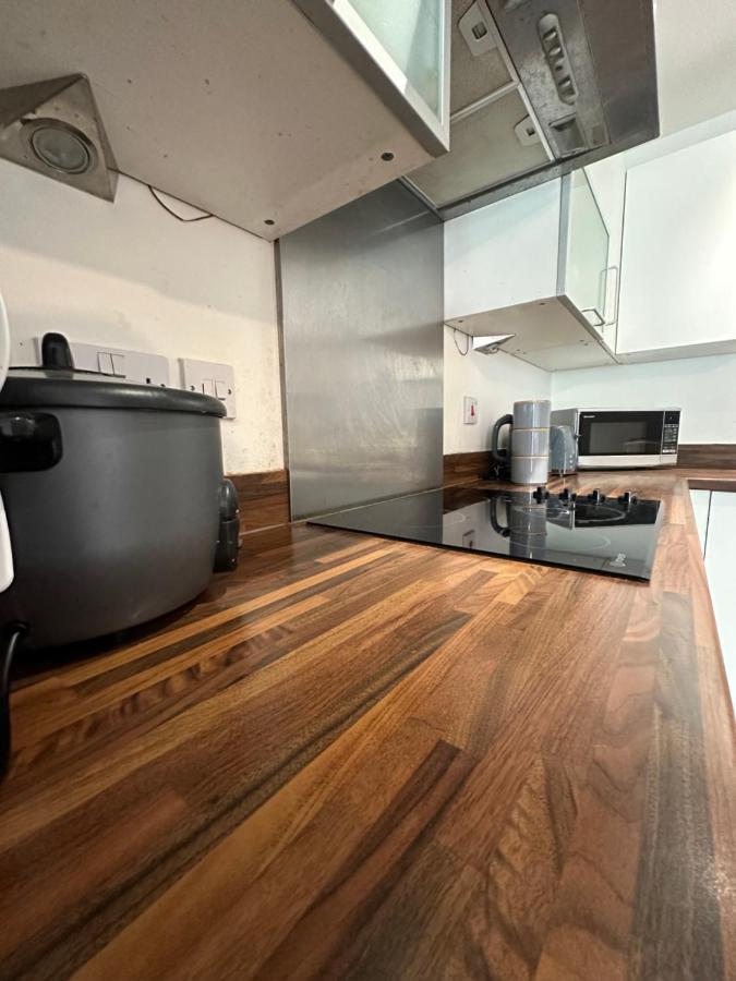 New Build 2 Bedroom With 2 Bath In Londra