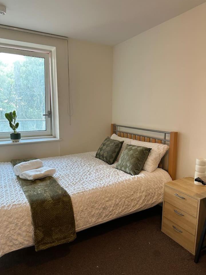 New Build 2 Bedroom With 2 Bath In Appartamento Londra