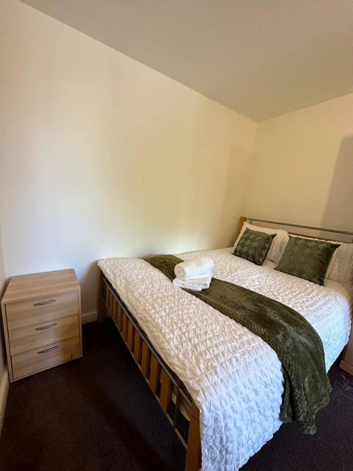 New Build 2 Bedroom With 2 Bath In Appartamento Londra